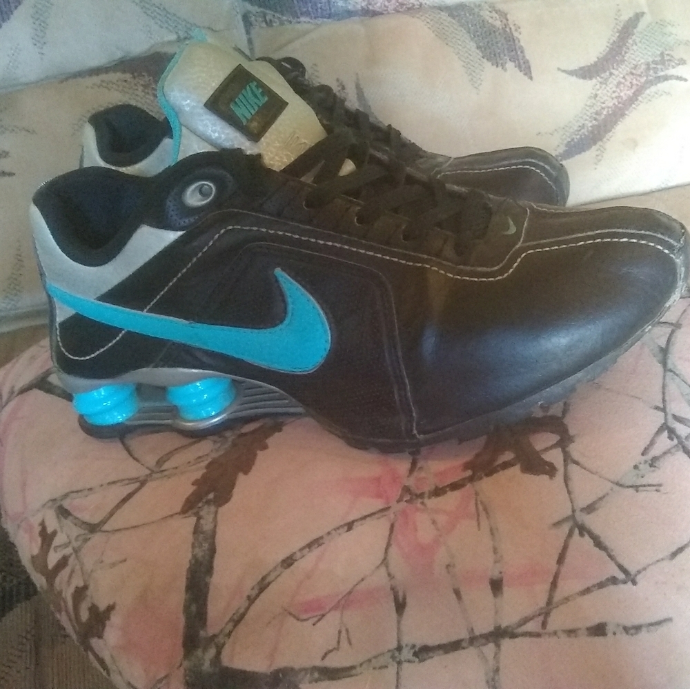 Women's Nike shoxz
